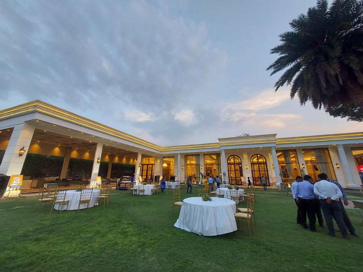 Kingston Resort กานปูร์ ภายนอก รูปภาพ