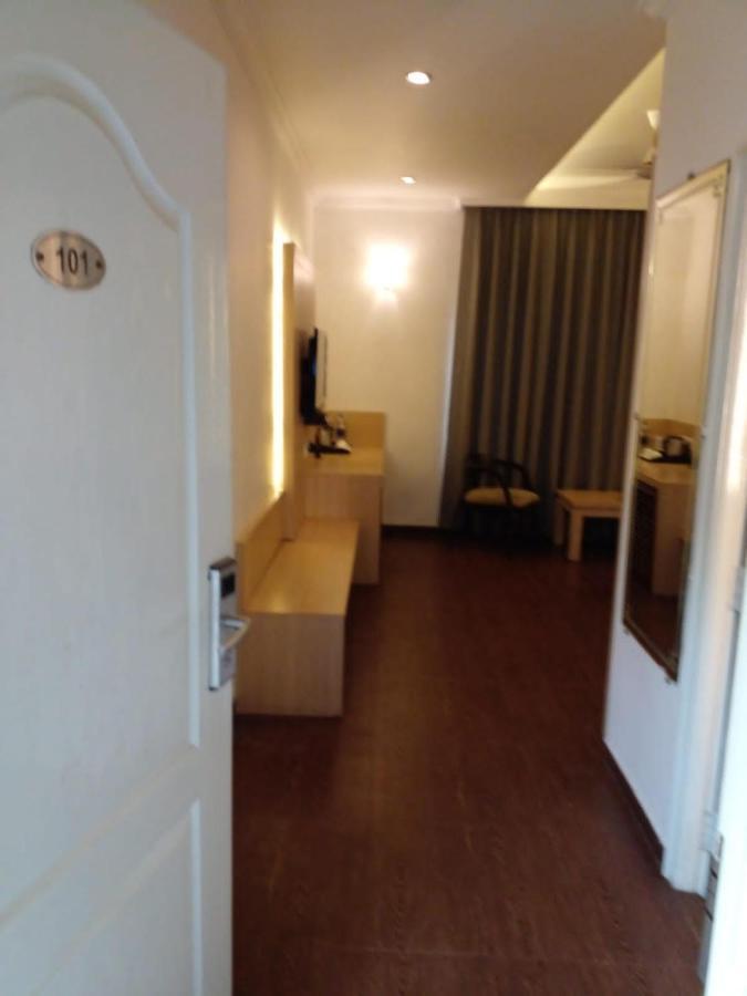 Kingston Resort กานปูร์ ภายนอก รูปภาพ