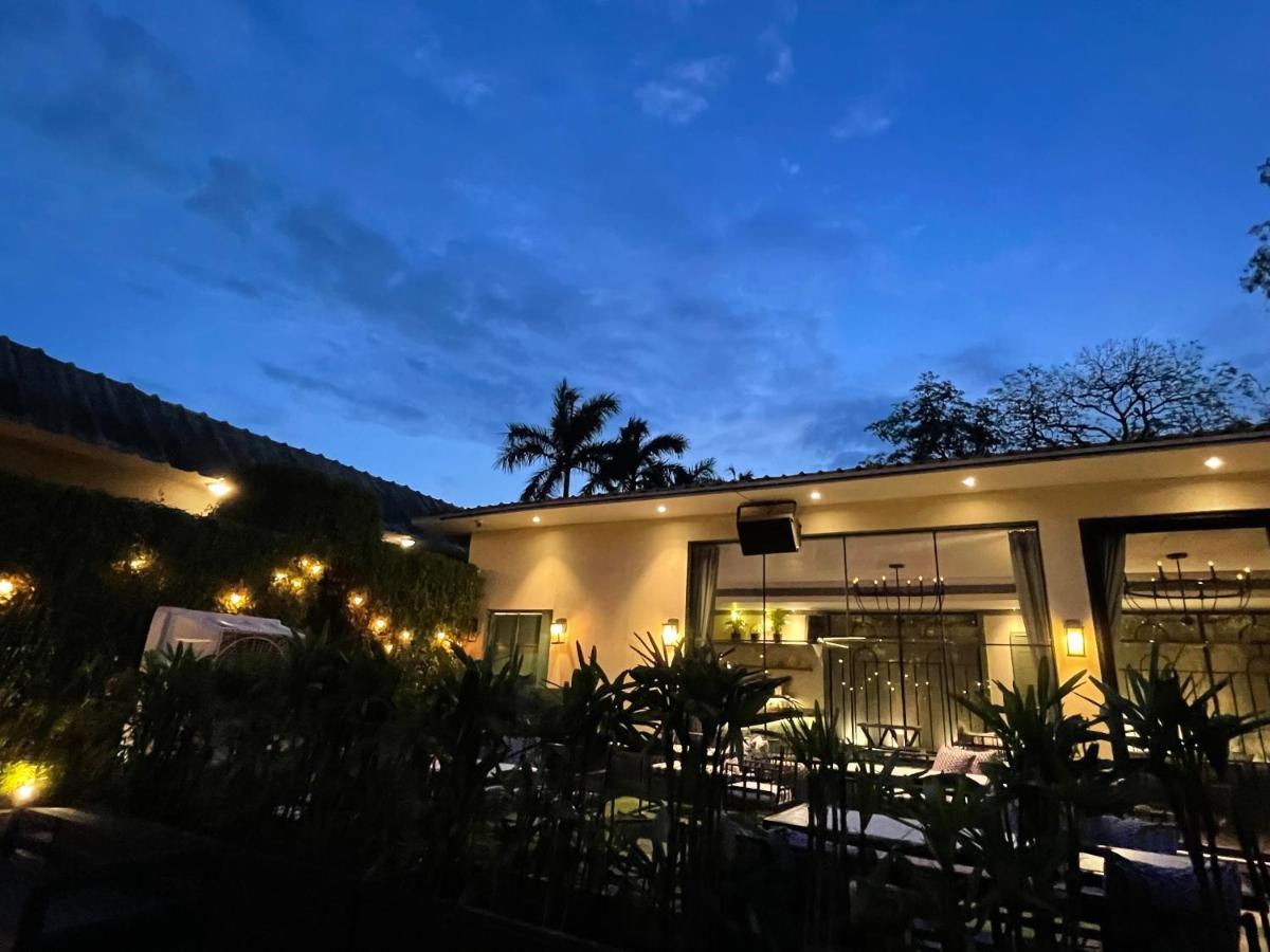 Kingston Resort กานปูร์ ภายนอก รูปภาพ