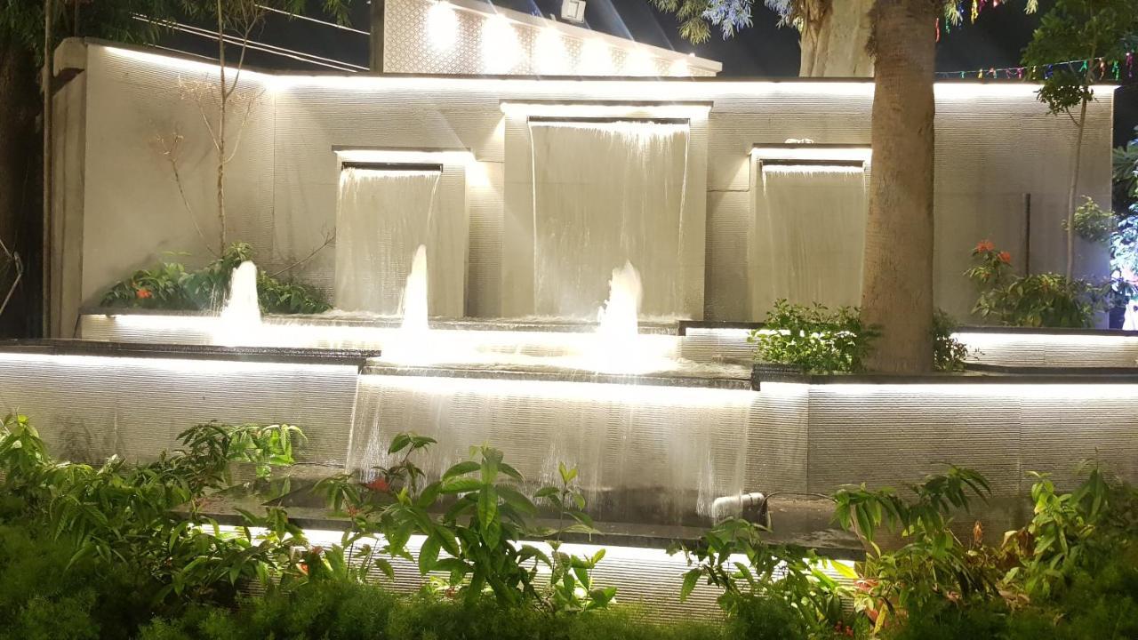 Kingston Resort กานปูร์ ภายนอก รูปภาพ