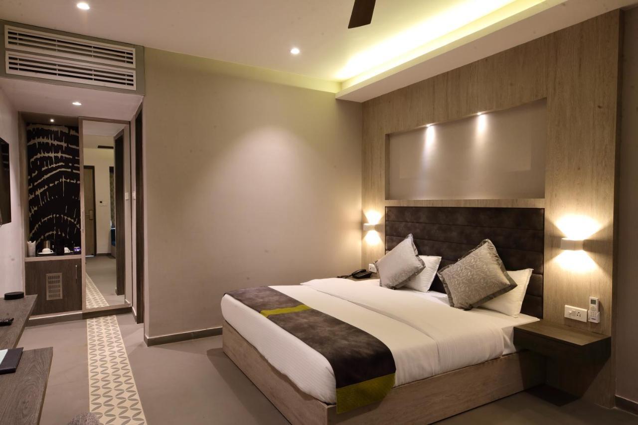Kingston Resort กานปูร์ ภายนอก รูปภาพ