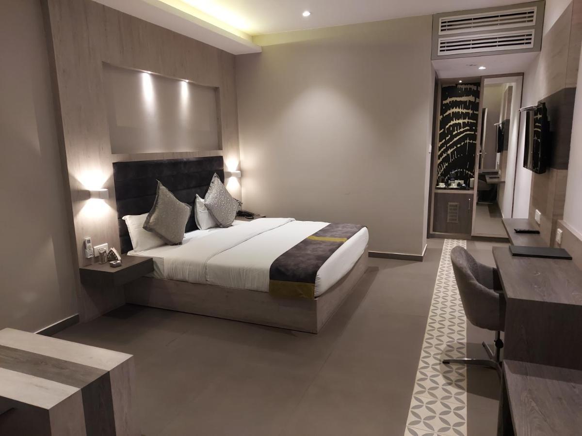 Kingston Resort กานปูร์ ภายนอก รูปภาพ