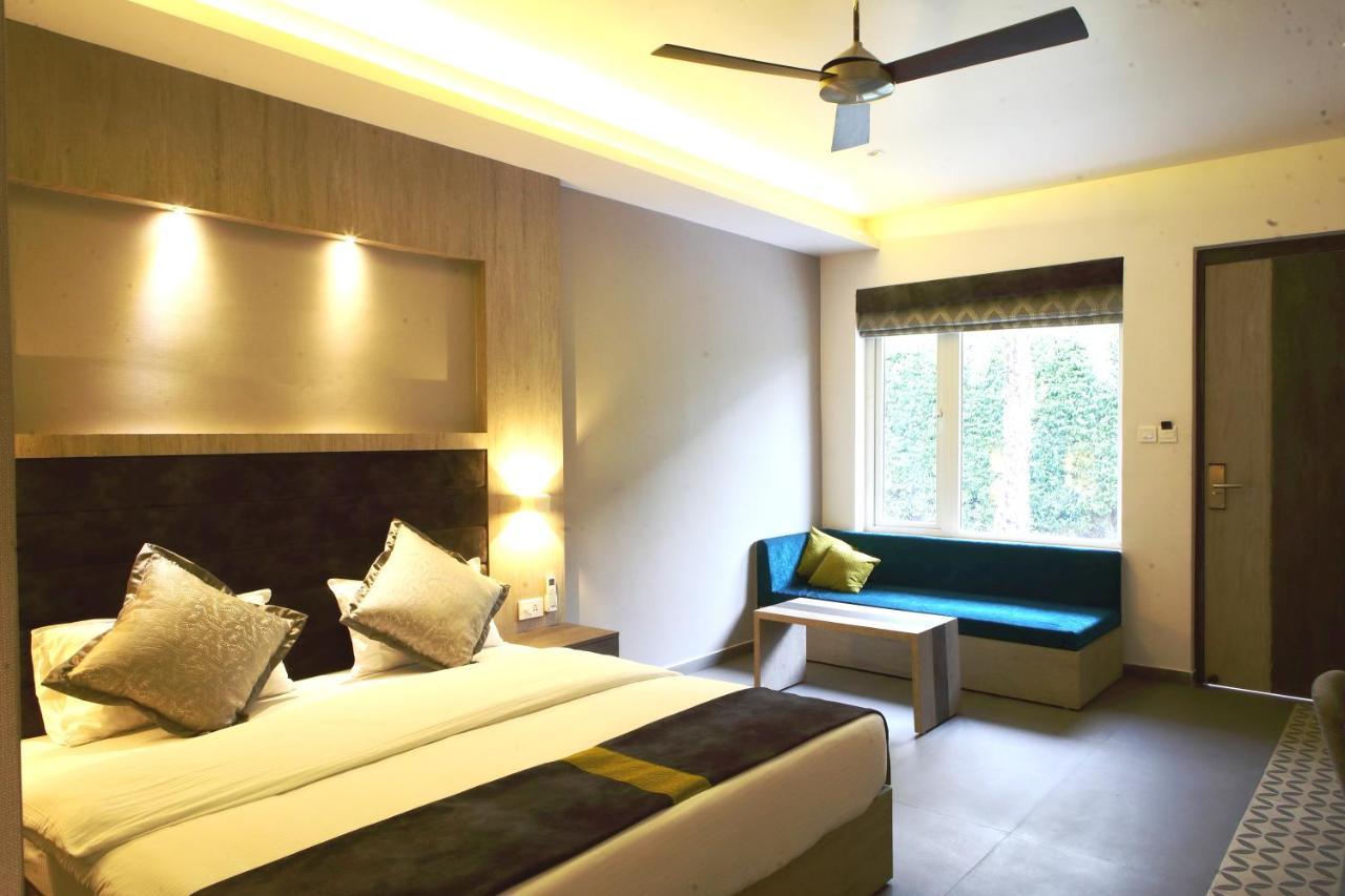 Kingston Resort กานปูร์ ภายนอก รูปภาพ